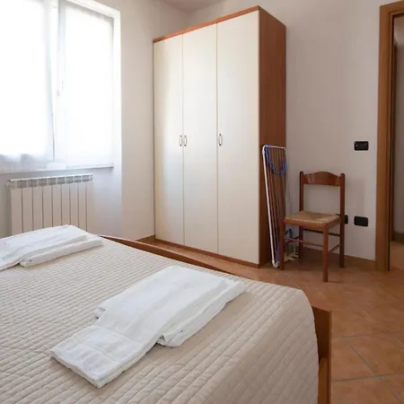 Apartment Ferienwohnung In Mit Garten