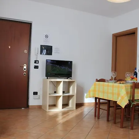 Apartment Ferienwohnung In Mit Garten *